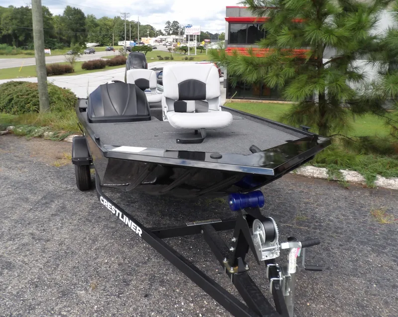 Slide: The Image of Crestliner 1600 STORM 2026 - 2