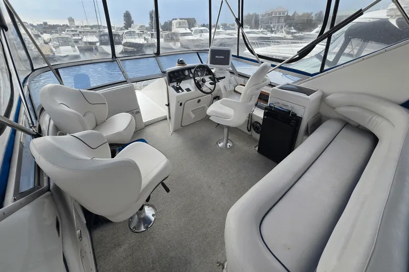 Slide: The Image of Sea Ray 350 EXPRESS BRIDGE 1992 - 20