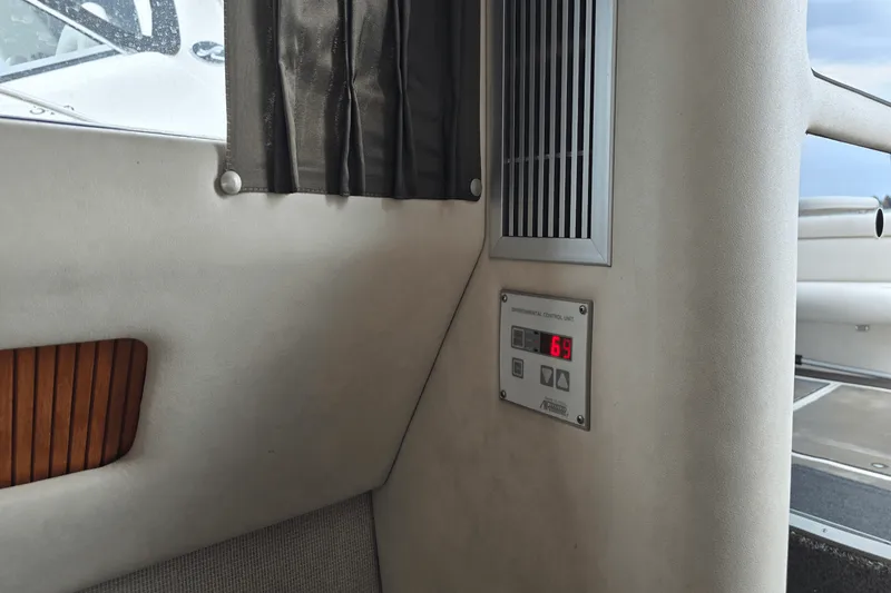 Slide: The Image of Sea Ray 350 EXPRESS BRIDGE 1992 - 25