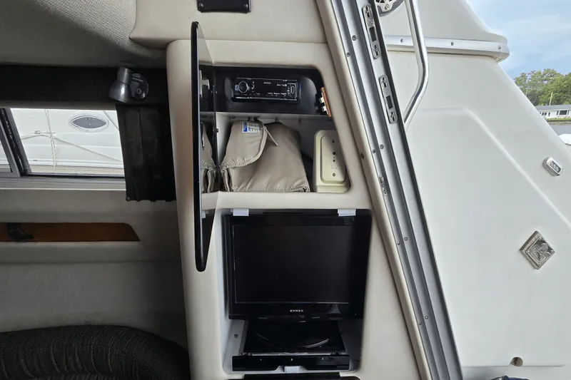 Slide: The Image of Sea Ray 350 EXPRESS BRIDGE 1992 - 26