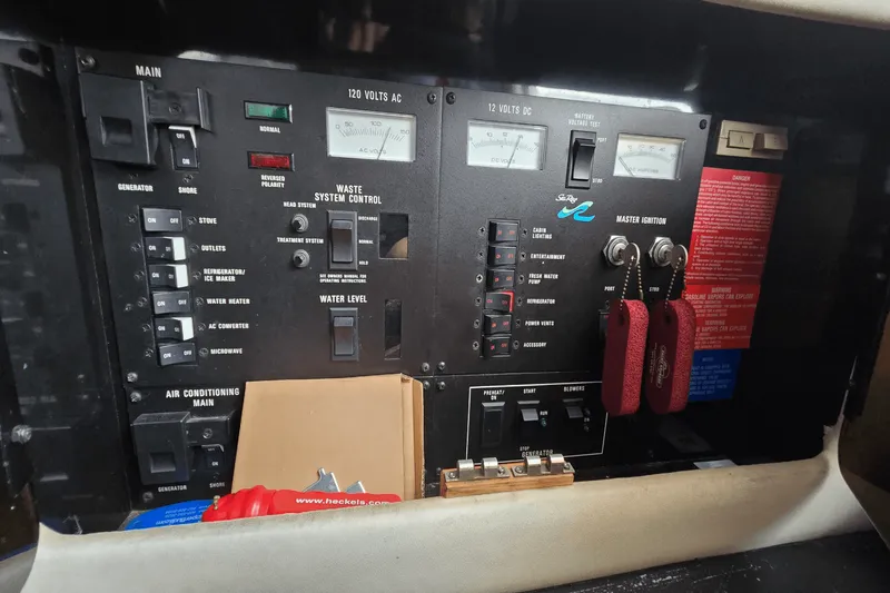 Slide: The Image of Sea Ray 350 EXPRESS BRIDGE 1992 - 27