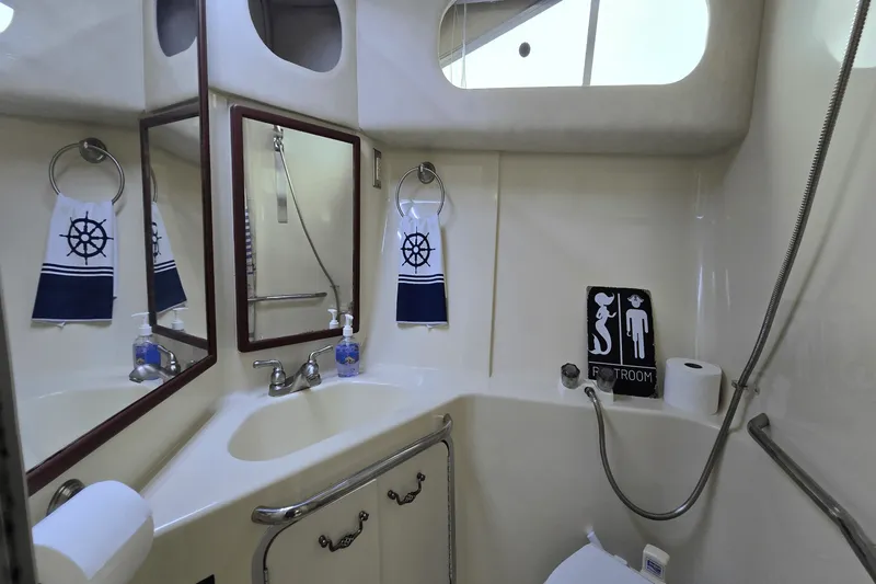 Slide: The Image of Sea Ray 350 EXPRESS BRIDGE 1992 - 31