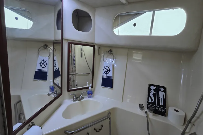 Slide: The Image of Sea Ray 350 EXPRESS BRIDGE 1992 - 33