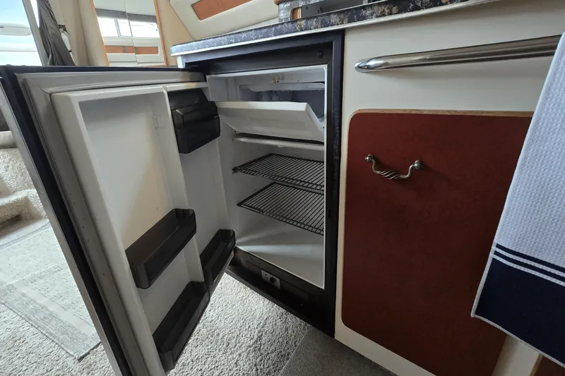 Slide: The Image of Sea Ray 350 EXPRESS BRIDGE 1992 - 35