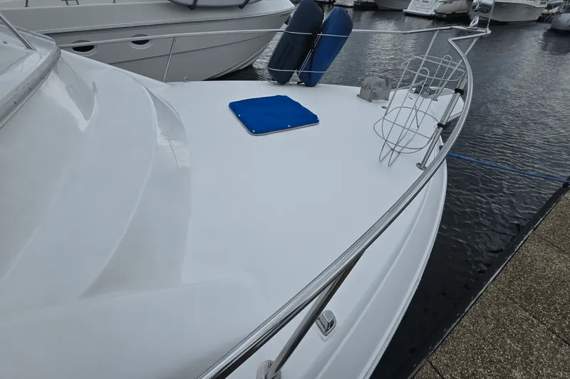 Slide: The Image of Sea Ray 350 EXPRESS BRIDGE 1992 - 4