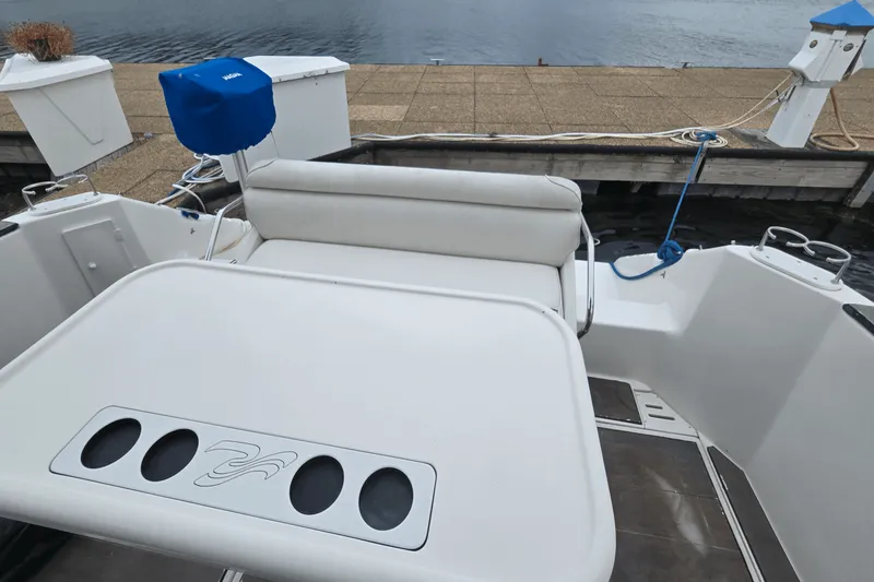 Slide: The Image of Sea Ray 350 EXPRESS BRIDGE 1992 - 9