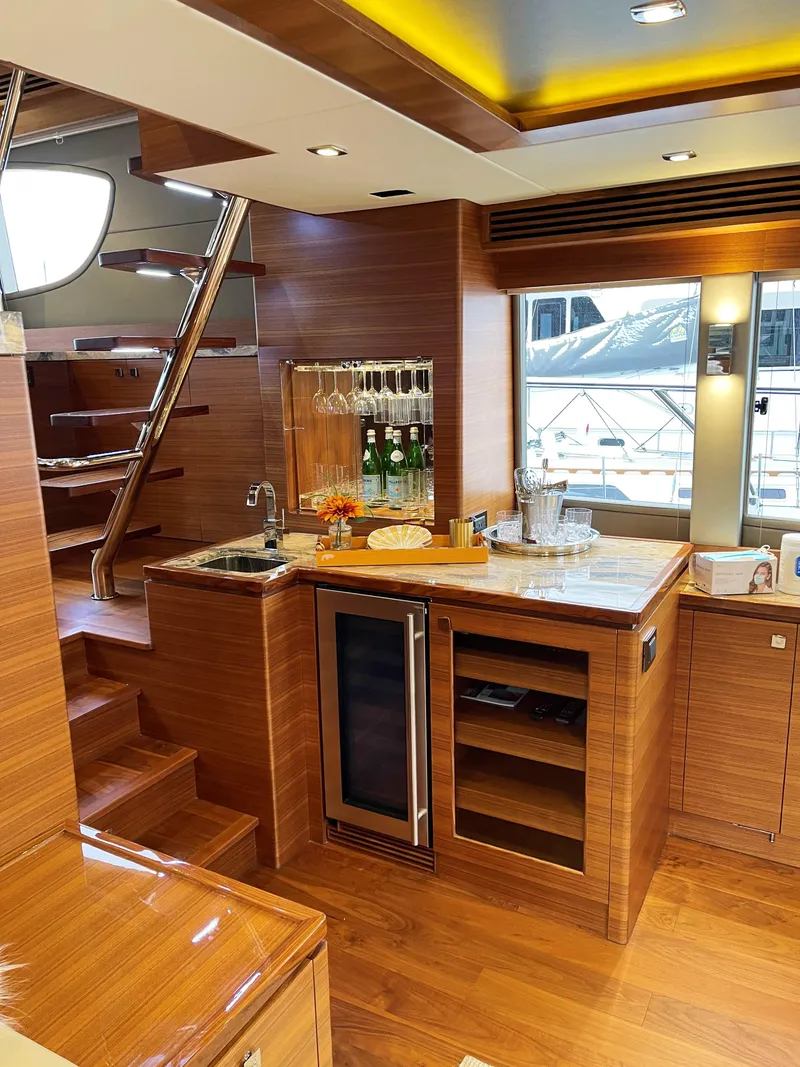 Slide: The Image of Salon beverage center - 7