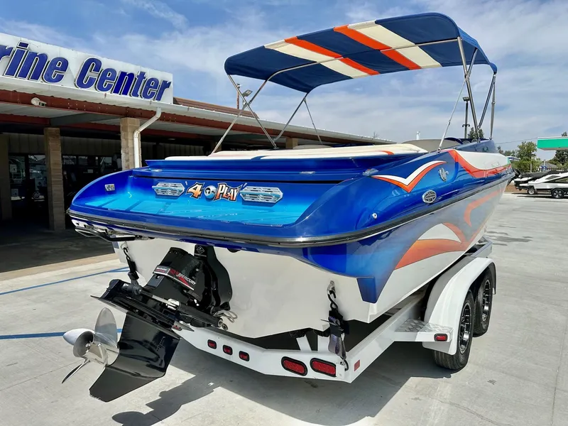 Slide: The Image of Essex Boats Tempest 2003 - 3