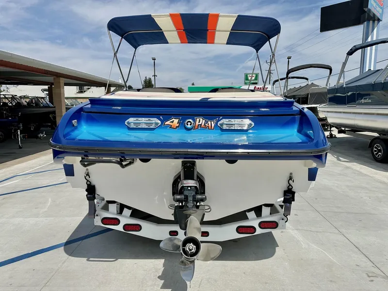 Slide: The Image of Essex Boats Tempest 2003 - 8