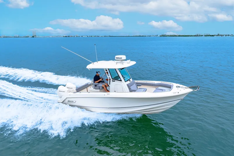 Slide: The Image of Boston Whaler 250 Outrage 2026 - 12