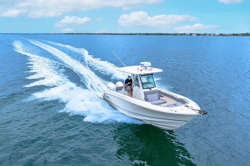 Slide: The Image of Boston Whaler 250 Outrage 2026 - 13