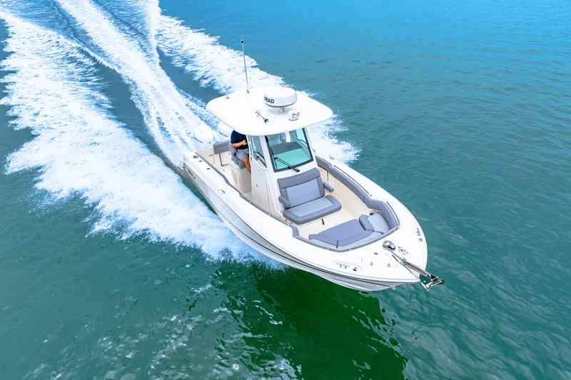 Slide: The Image of Boston Whaler 250 Outrage 2026 - 14