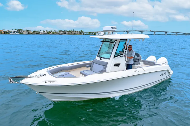 Slide: The Image of Boston Whaler 250 Outrage 2026 - 2