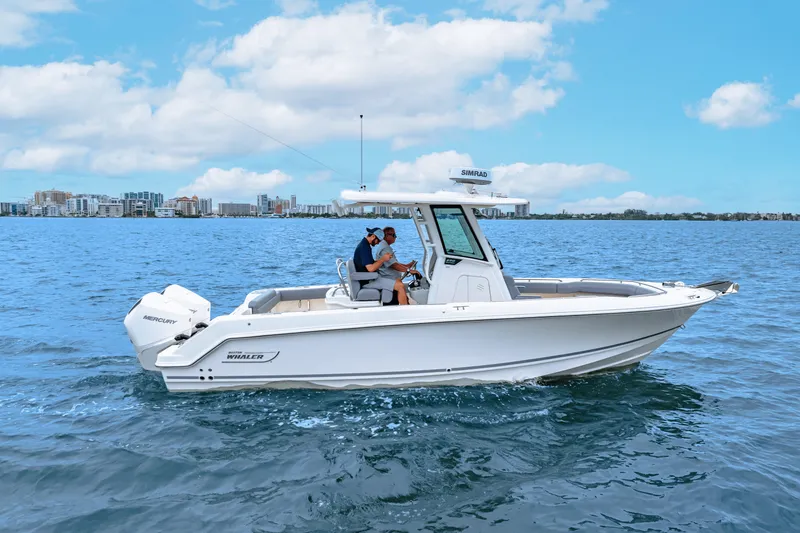 Slide: The Image of Boston Whaler 250 Outrage 2026 - 6