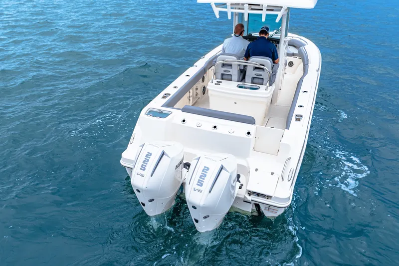 Slide: The Image of Boston Whaler 250 Outrage 2026 - 8