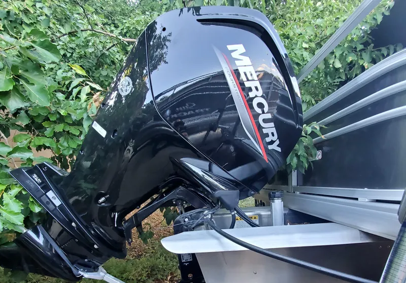 Slide: The Image of 2023 Sun Tracker Party Barge 18 DLX with Mercury outboard motor. - 4