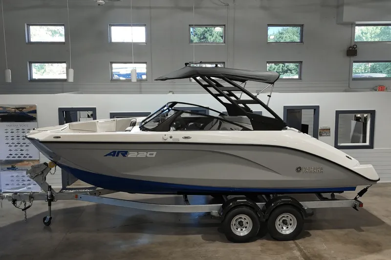 The Image of Yamaha AR220 2026 - 0