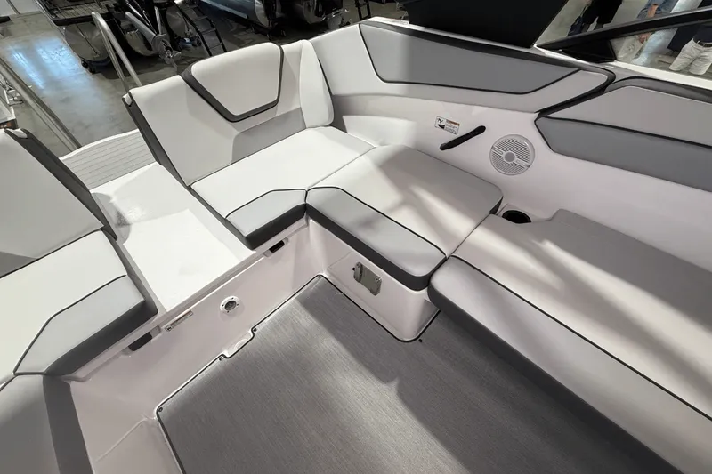 Slide: The Image of Yamaha AR220 2026 - 14