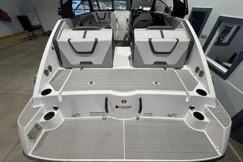 Slide: The Image of Yamaha AR220 2026 - 8