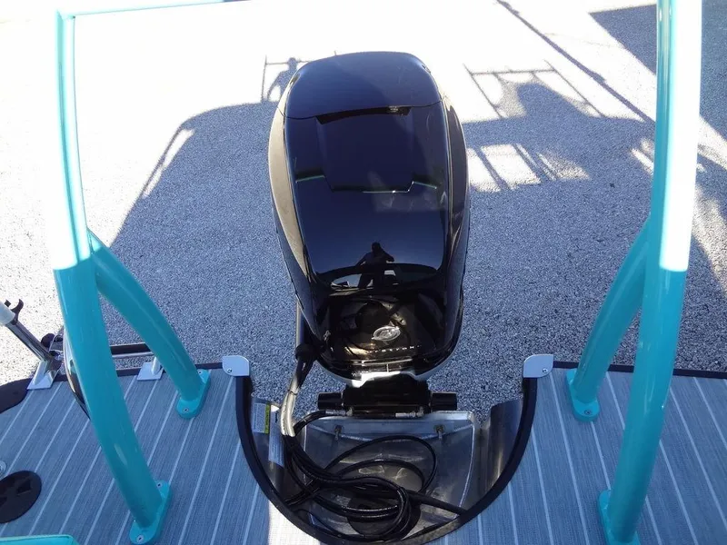 Slide: The Image of 2023 Berkshire 25RFX STS 3.0+ boat engine, viewed from the deck. - 39