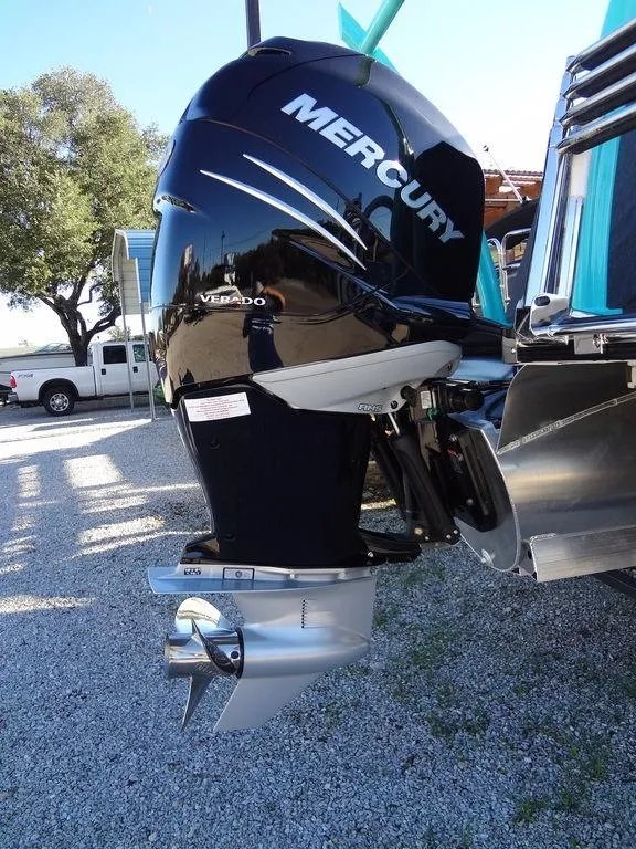 Slide: The Image of 2023 Berkshire 25RFX STS 3.0+ with Mercury Verado outboard motor. - 7