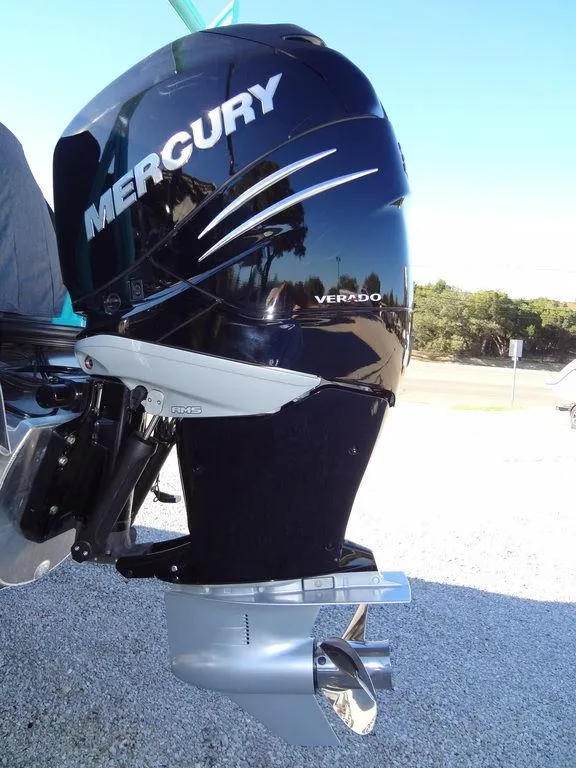 Slide: The Image of 2023 Berkshire 25RFX STS 3.0+ with Mercury Verado outboard motor. - 9