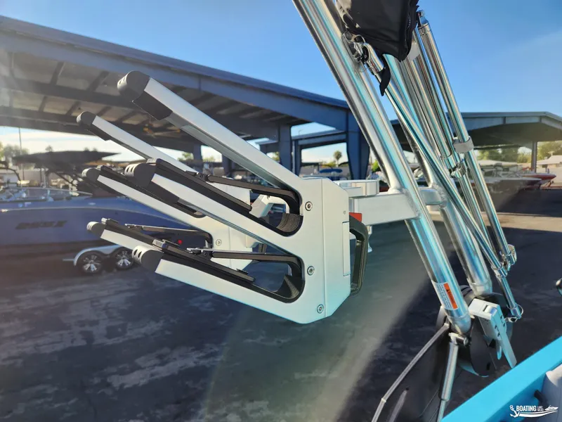 Slide: The Image of 2023 MasterCraft NXT20 boat with advanced wakeboard rack system. - 14