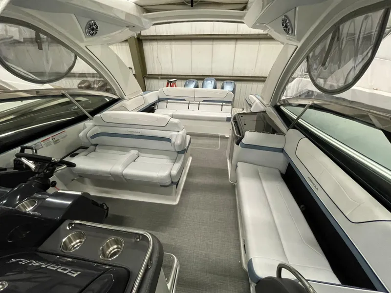 Slide: The Image of Formula 350 Crossover Bowrider 2022 - 53