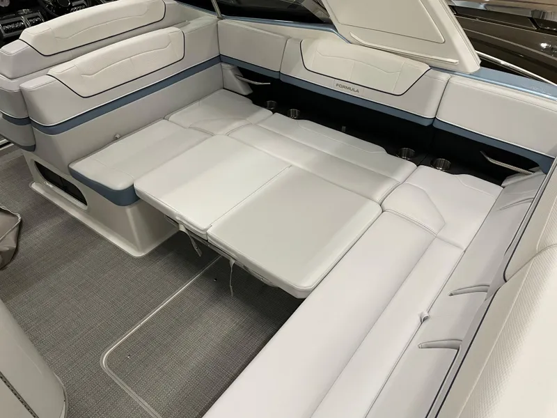 Slide: The Image of Formula 350 Crossover Bowrider 2022 - 57