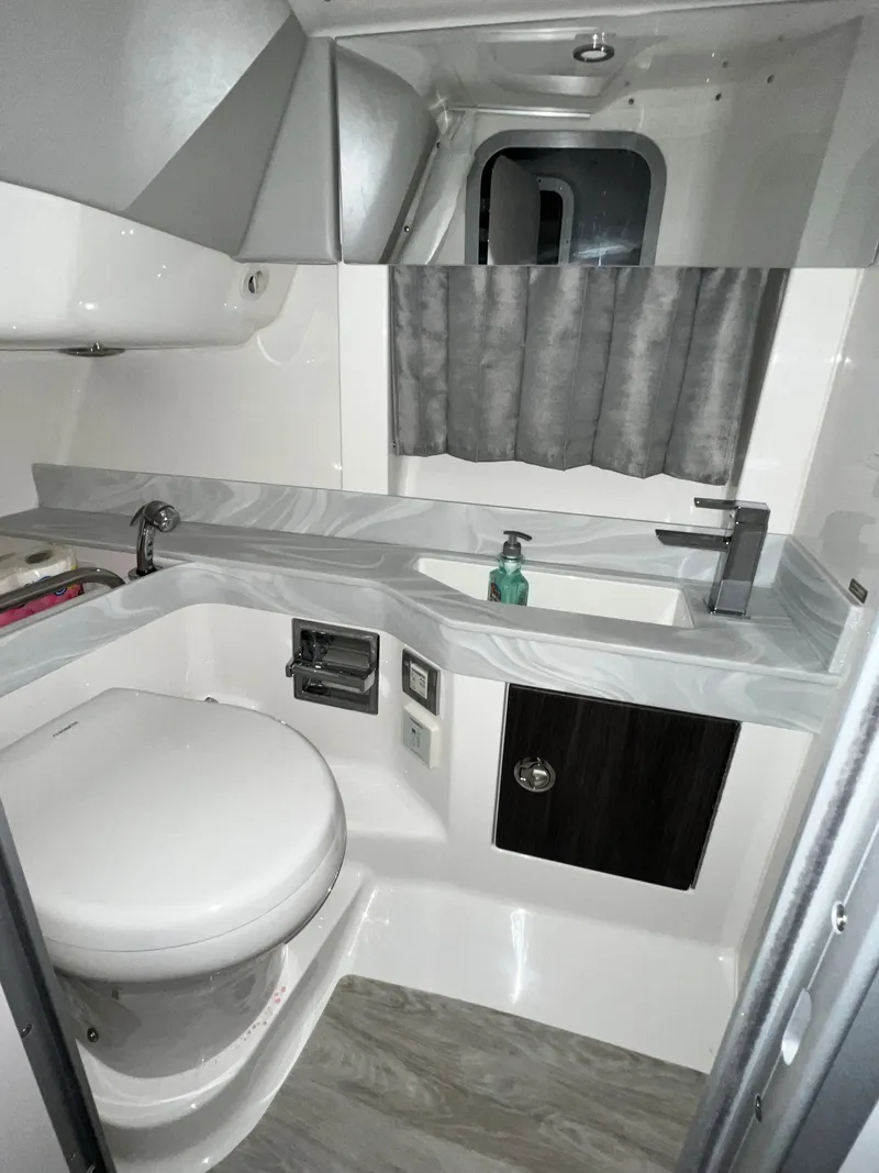 Slide: The Image of Formula 350 Crossover Bowrider 2022 - 65