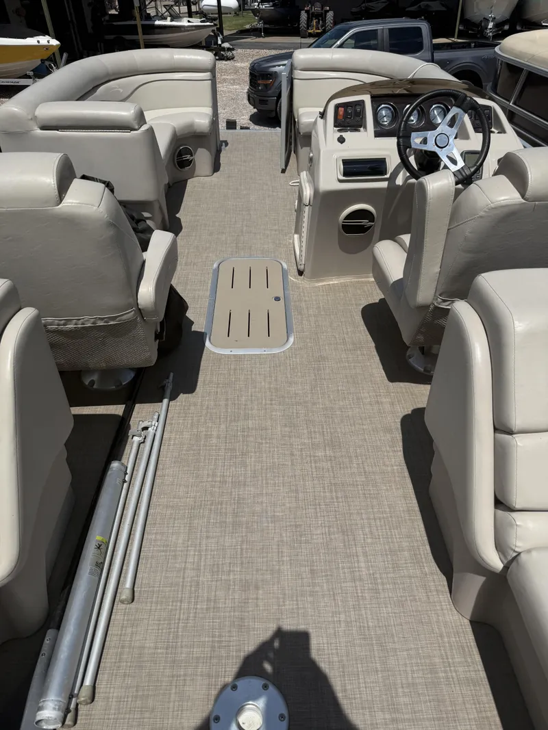 Slide: The Image of Bennington 22 SSRX - Premium 2016 - 15