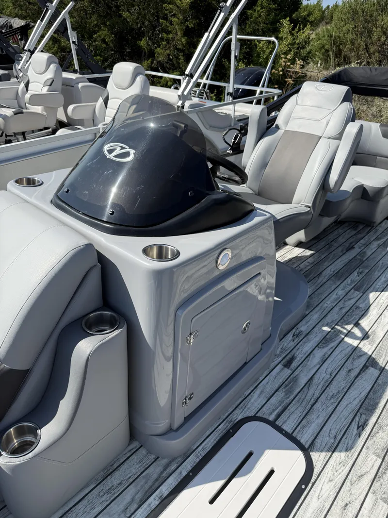 Slide: The Image of Veranda Relax RC VR20RC 2024 - 27