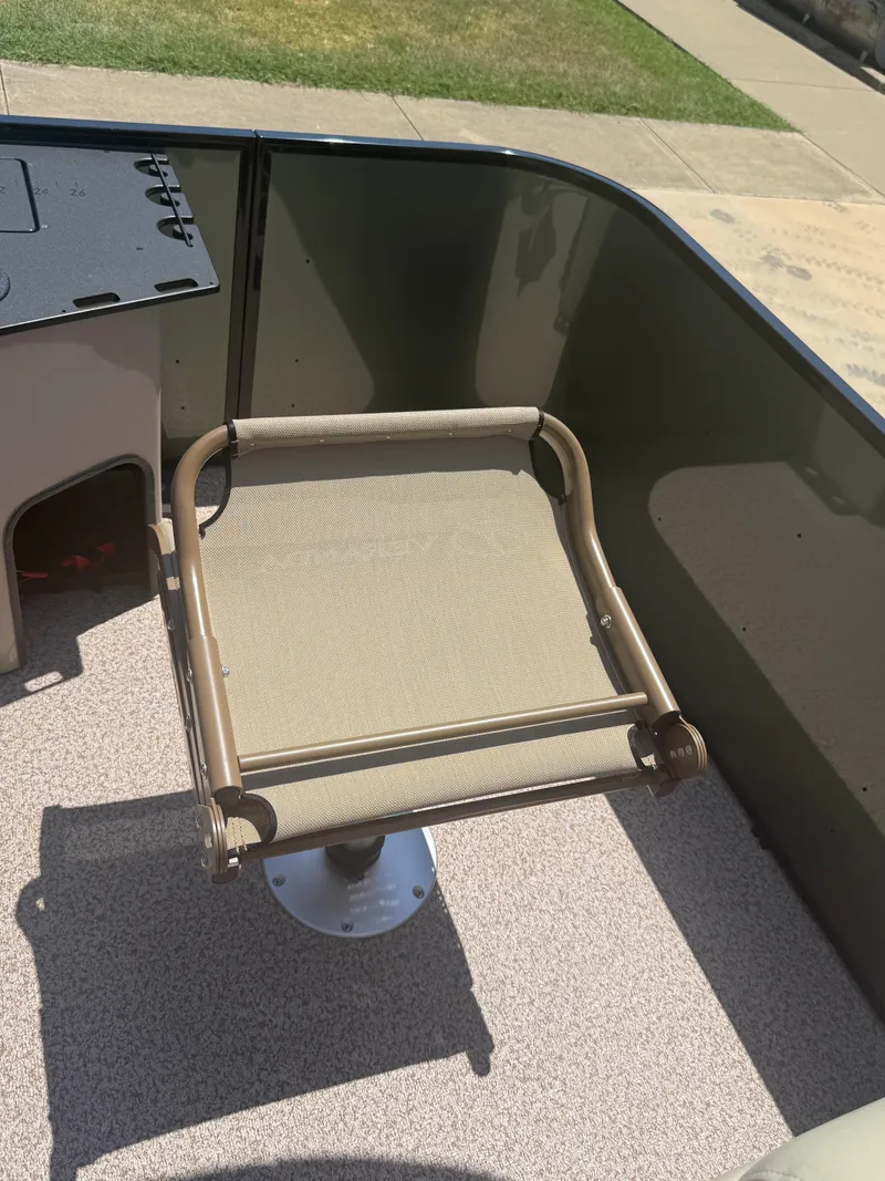 Slide: The Image of Veranda VISTA 18 F 4 2027 - 13