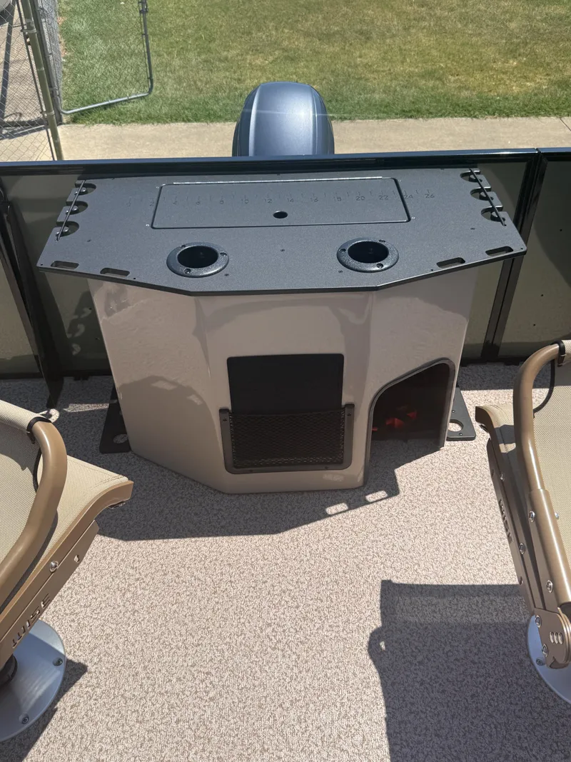 Slide: The Image of Veranda VISTA 18 F 4 2027 - 12