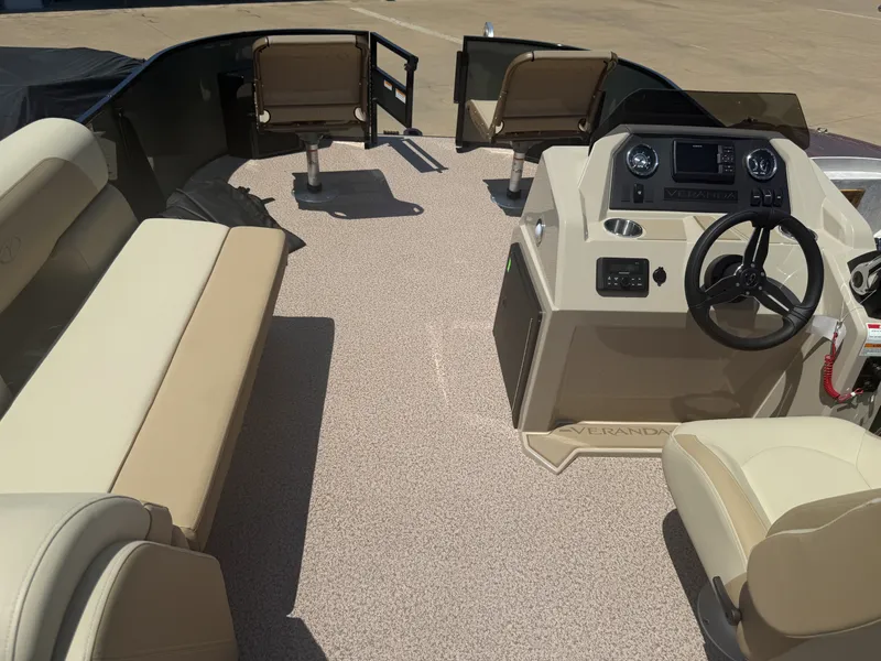 Slide: The Image of Veranda VISTA 18 F 4 2027 - 15