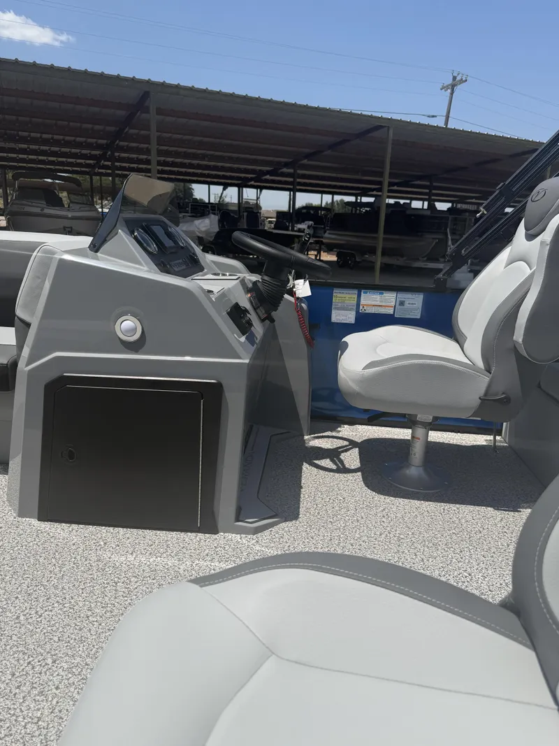 Slide: The Image of Veranda VISTA VIEW 20 R 2027 - 10