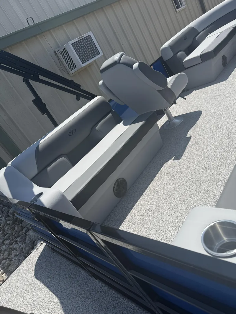 Slide: The Image of Veranda VISTA VIEW 20 R 2027 - 14