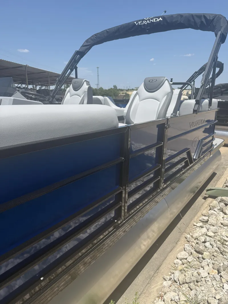 Slide: The Image of Veranda VISTA VIEW 20 R 2027 - 9