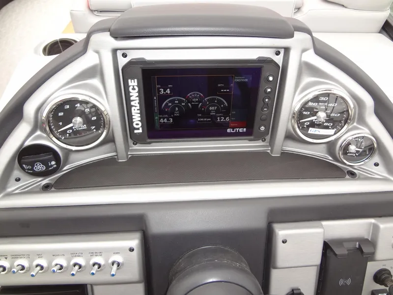 Slide: The Image of Dashboard of 2023 Berkshire 25UL STS 3.0+ with Lowrance Elite display. - 22