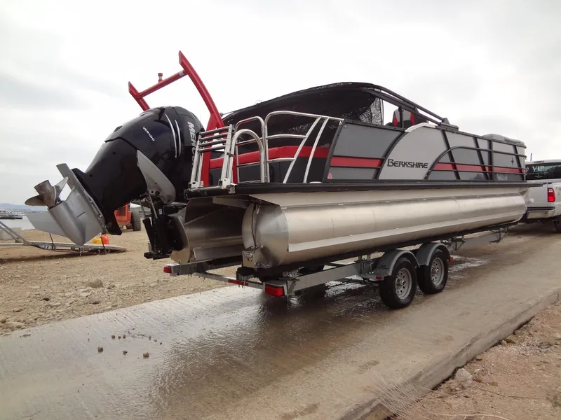 Slide: The Image of 2023 Berkshire 25UL STS 3.0+ pontoon boat on trailer, rear view. - 9