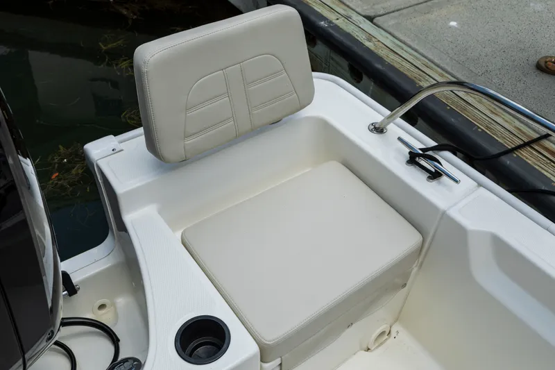 Slide: The Image of Boston Whaler 190 Montauk 2027 - 31