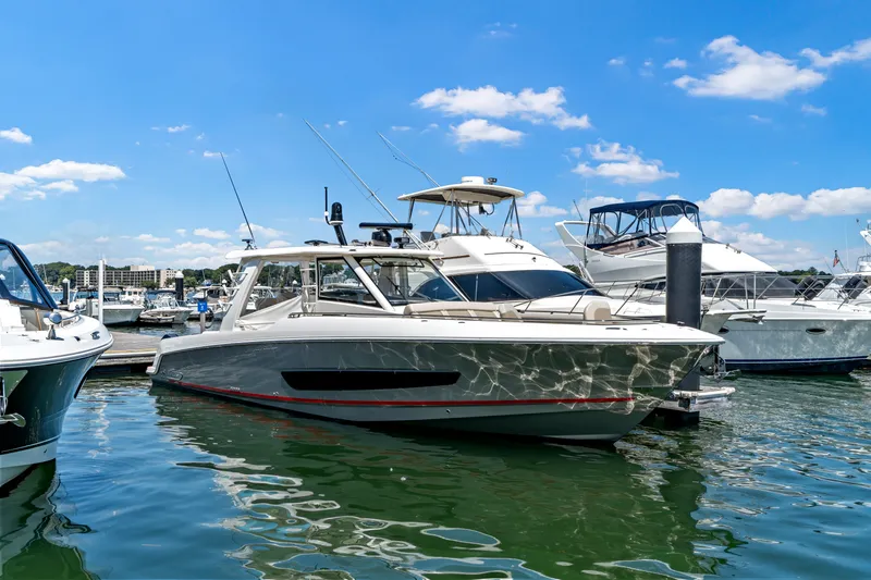 The Image of Boston Whaler 420 Outrage 2021 - undefined