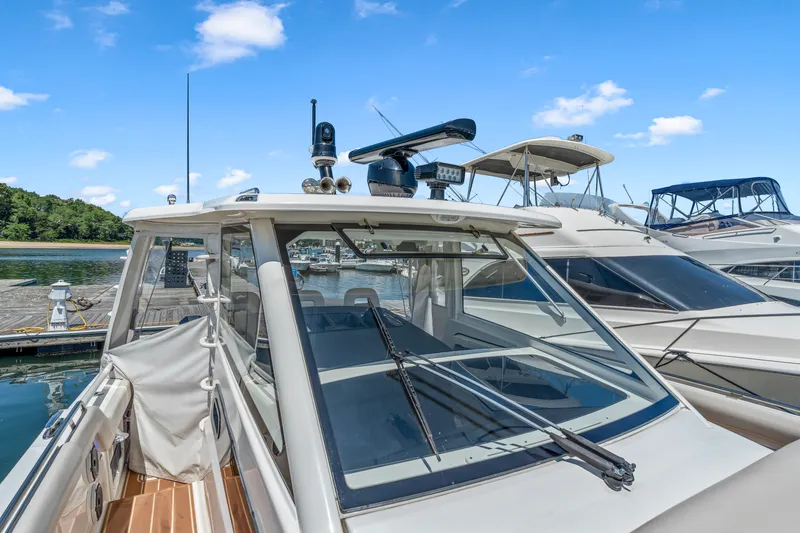 Slide: The Image of Boston Whaler 420 Outrage 2021 - 42