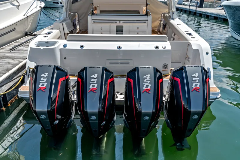 Slide: The Image of Boston Whaler 420 Outrage 2021 - 3