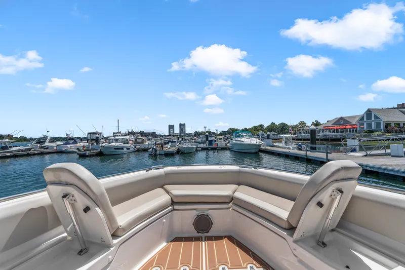 Slide: The Image of Boston Whaler 420 Outrage 2021 - 37