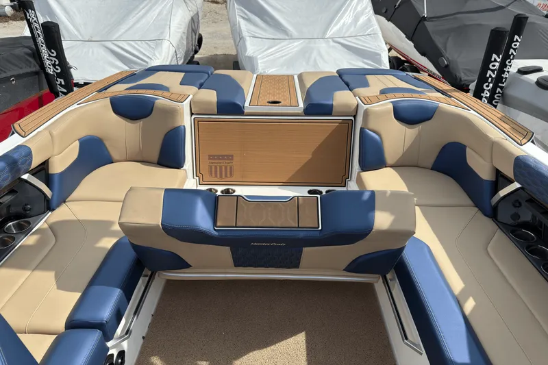 Slide: The Image of Mastercraft XT23 2022 - 15