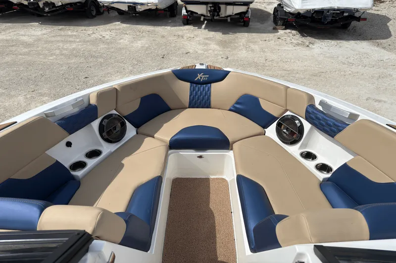 Slide: The Image of Mastercraft XT23 2022 - 35