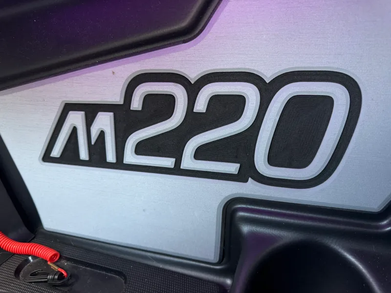 Slide: The Image of Malibu M220 2022 - 37