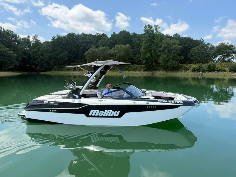 The Image of Malibu M220 2022 - 0