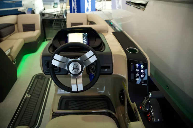 Slide: The Image of Harris Sunliner 230 SPORT 2026 - 19